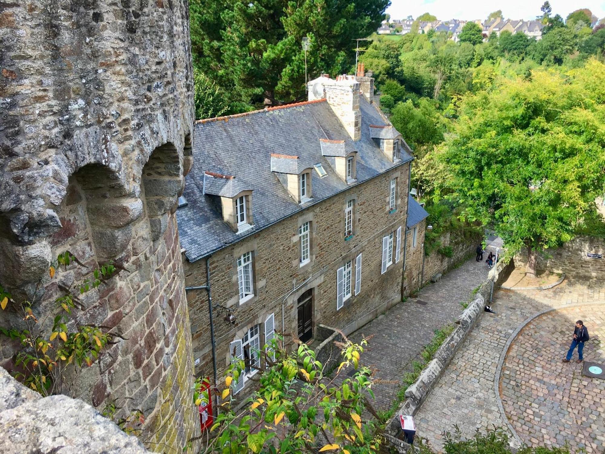 Appartamento La Vue Des Remparts Dinan Esterno foto